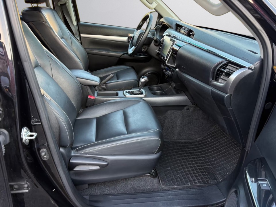 Toyota Hilux Double Cab Executive - foto 13