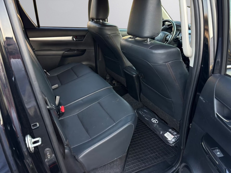 Toyota Hilux Double Cab Executive - foto 17