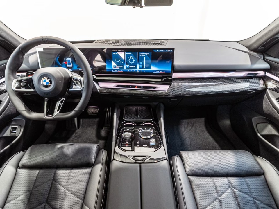 BMW Seria 5 520d xDrive M-Sport - foto 12