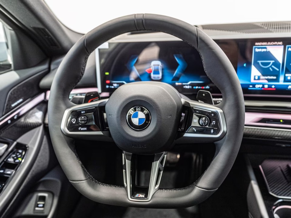 BMW Seria 5 520d xDrive M-Sport - foto 10