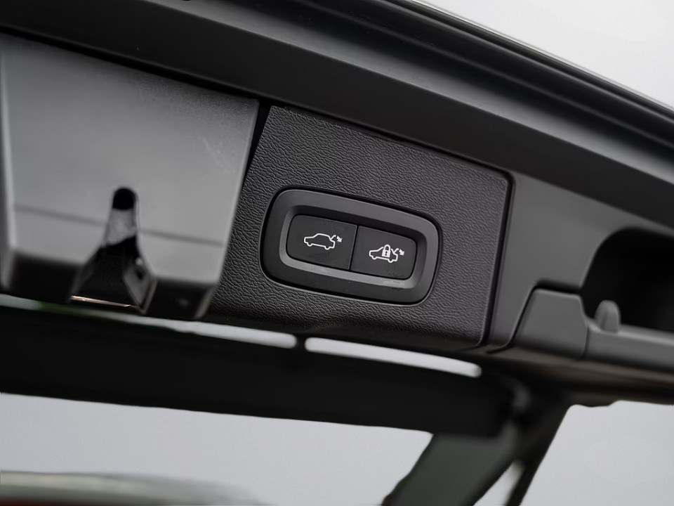 Volvo XC 60 B5 AWD Ultra Dark - foto 24