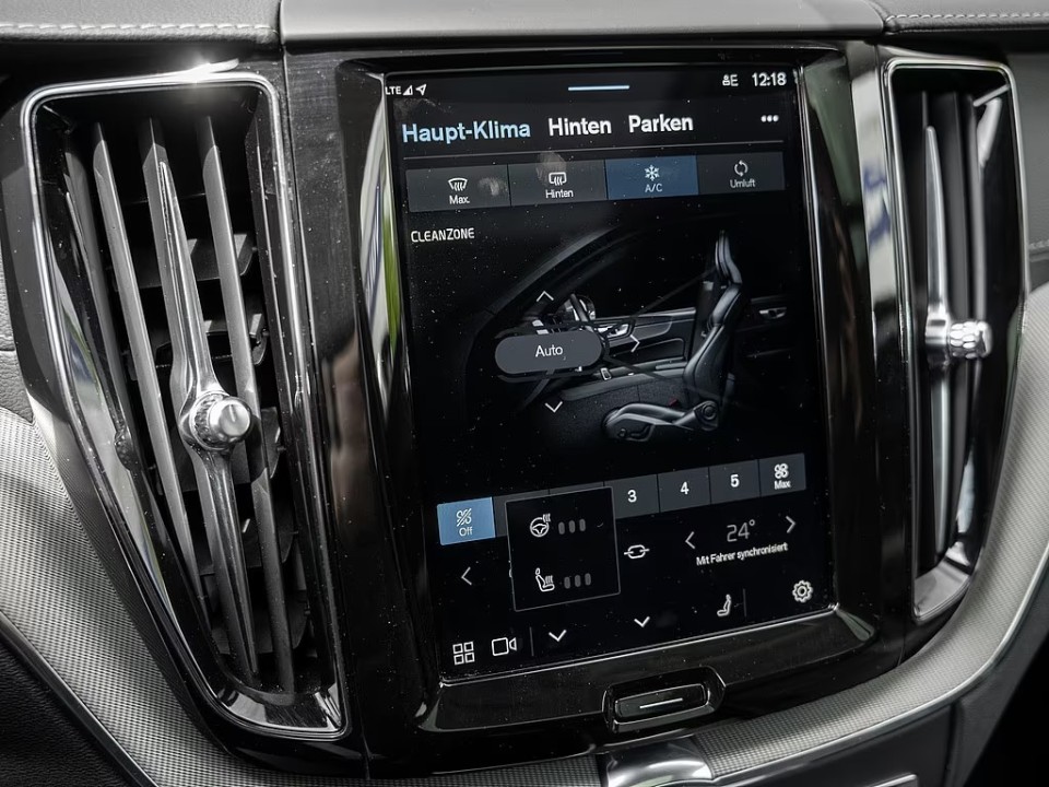 Volvo XC 60 B5 AWD Ultra Dark - foto 11