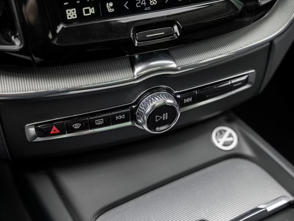 Volvo XC 60 B5 AWD Ultra Dark - foto 10