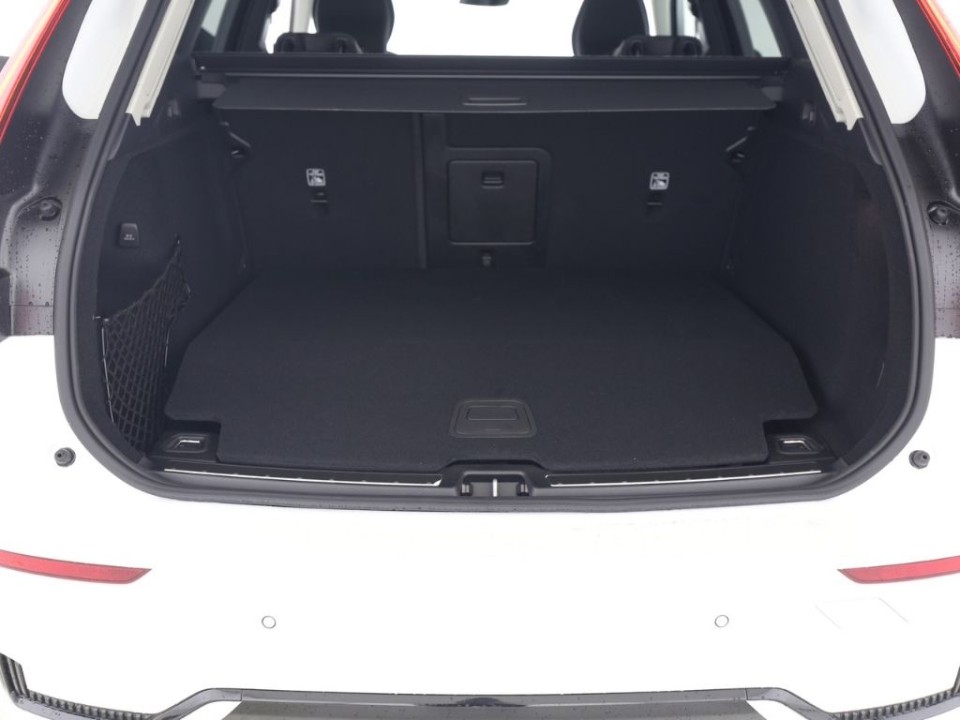 Volvo XC 60 Plus Dark Recharge - foto 13