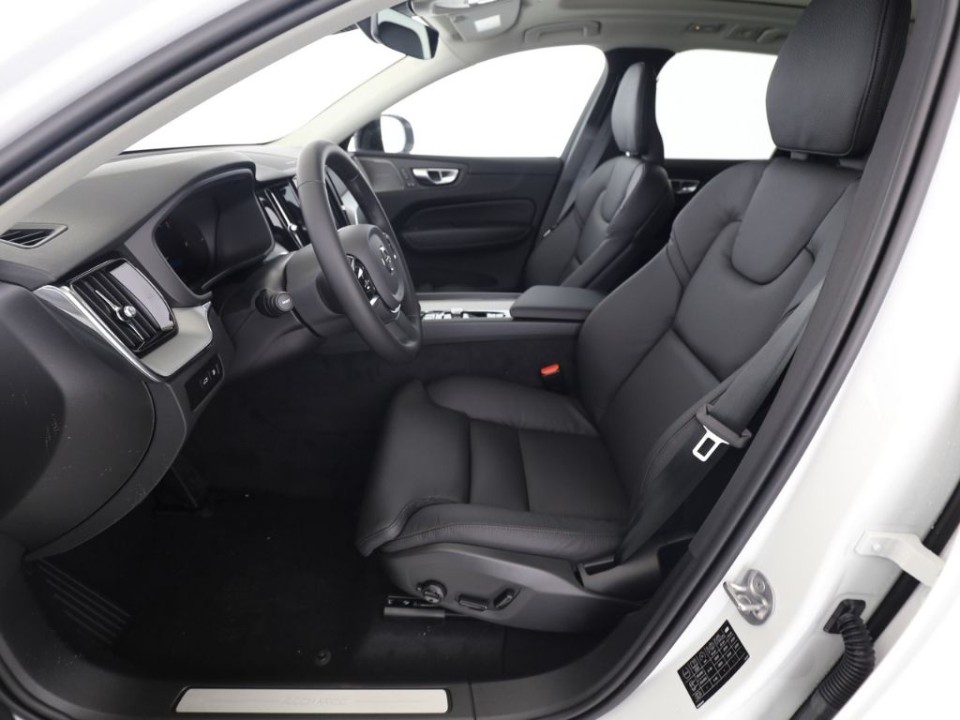 Volvo XC 60 Plus Dark Recharge (3)