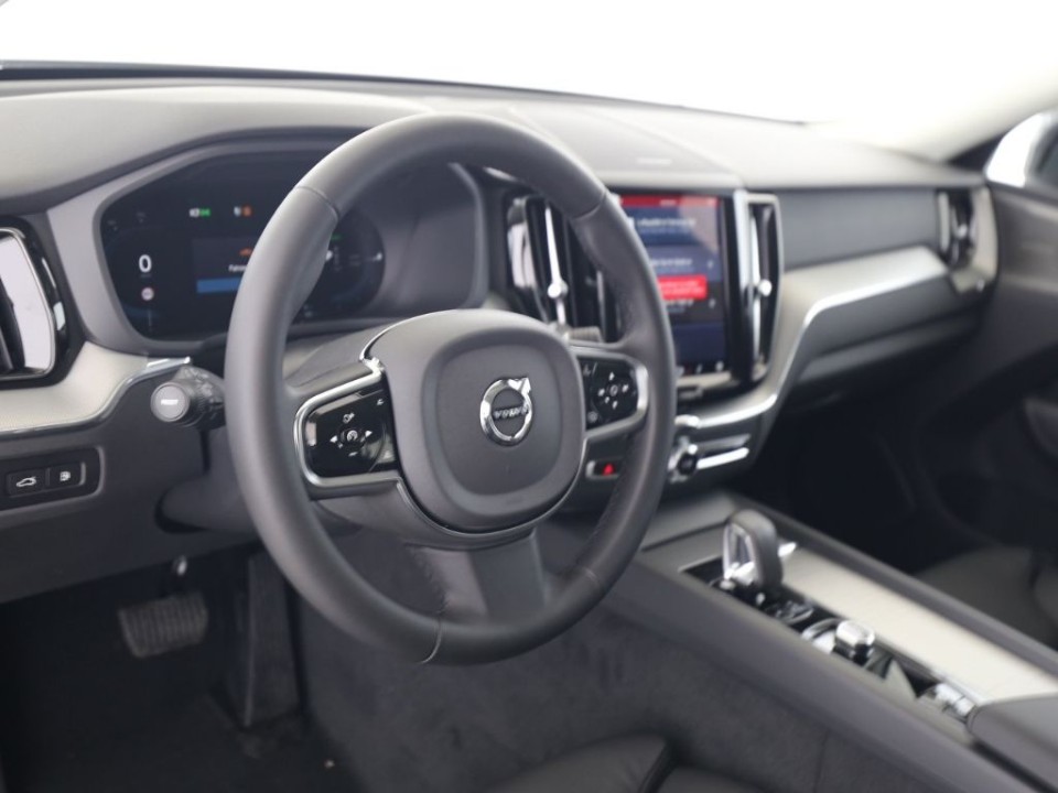Volvo XC 60 Plus Dark Recharge - foto 7
