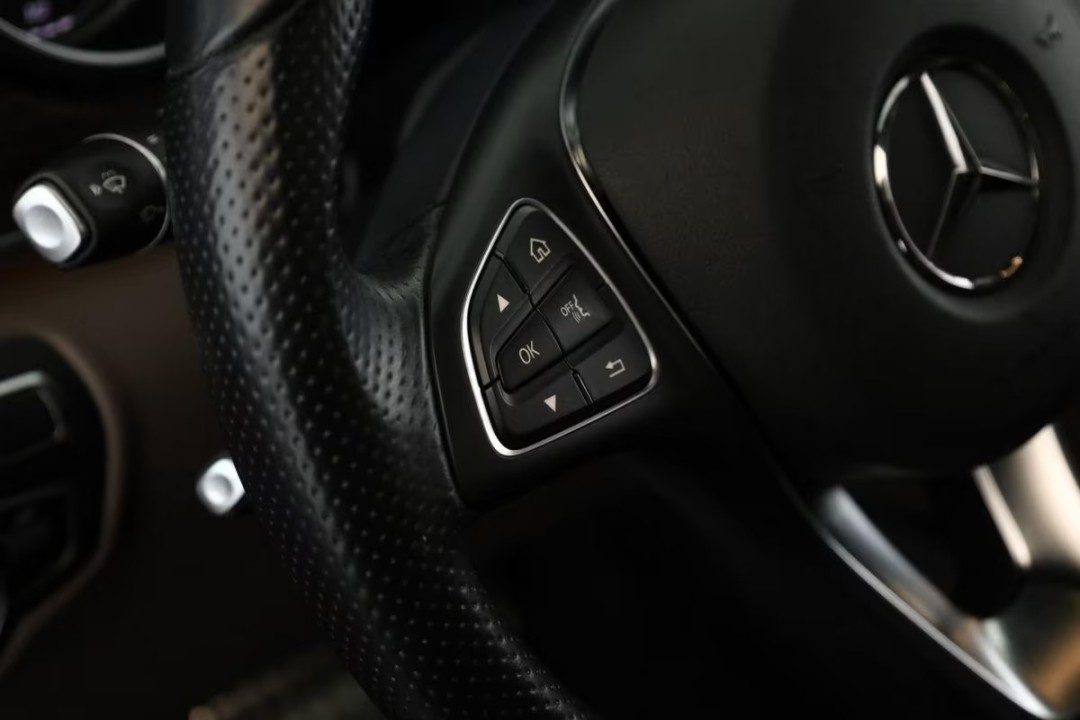 Mercedes-Benz V 300d 4MATIC AMG - foto 16