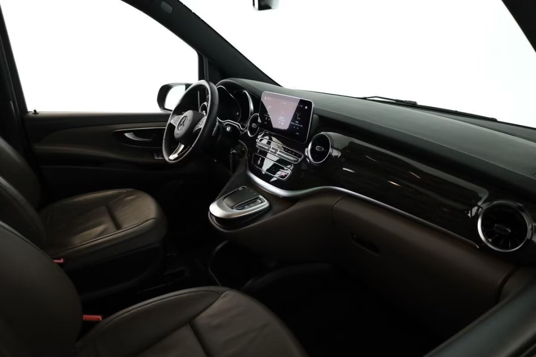 Mercedes-Benz V 300d 4MATIC AMG - foto 15