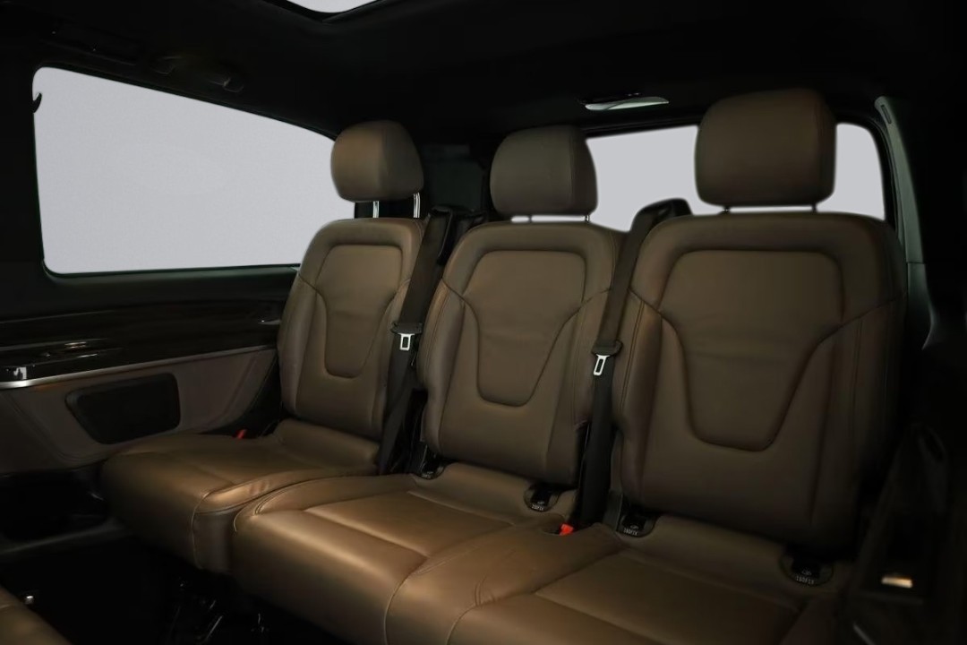 Mercedes-Benz V 300d 4MATIC AMG - foto 23