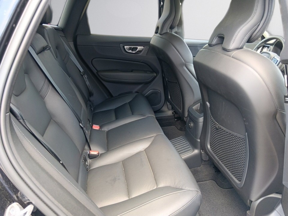 Volvo XC 60 T6 Twin Engine AWD R-Design - foto 8