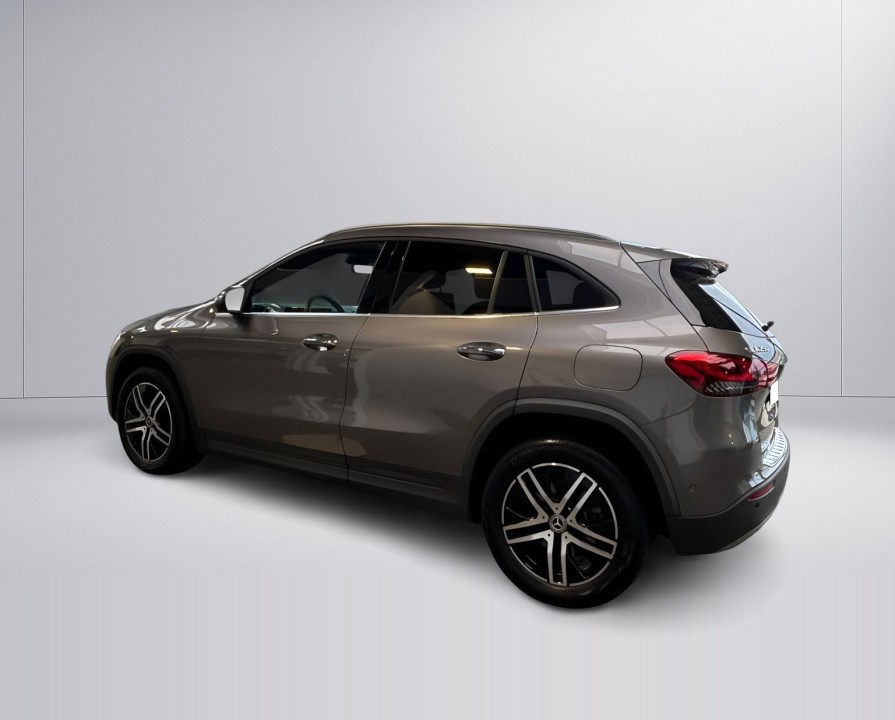 Mercedes-Benz GLA 250 4MATIC - foto 8