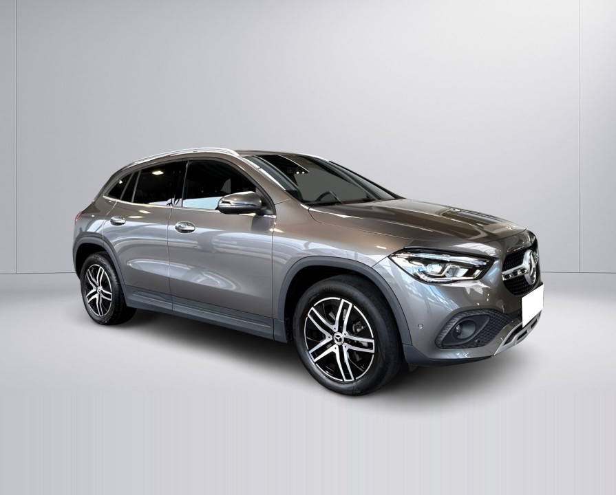 Mercedes-Benz GLA 250 4MATIC (2)