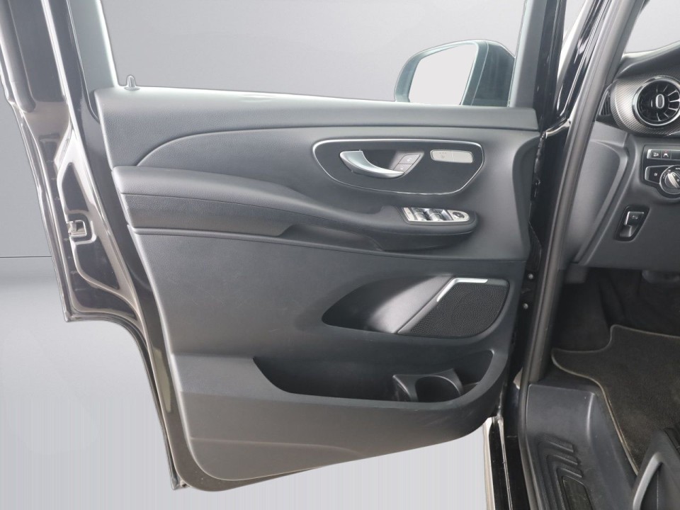 Mercedes-Benz V 300d 4MATIC AMG - foto 19