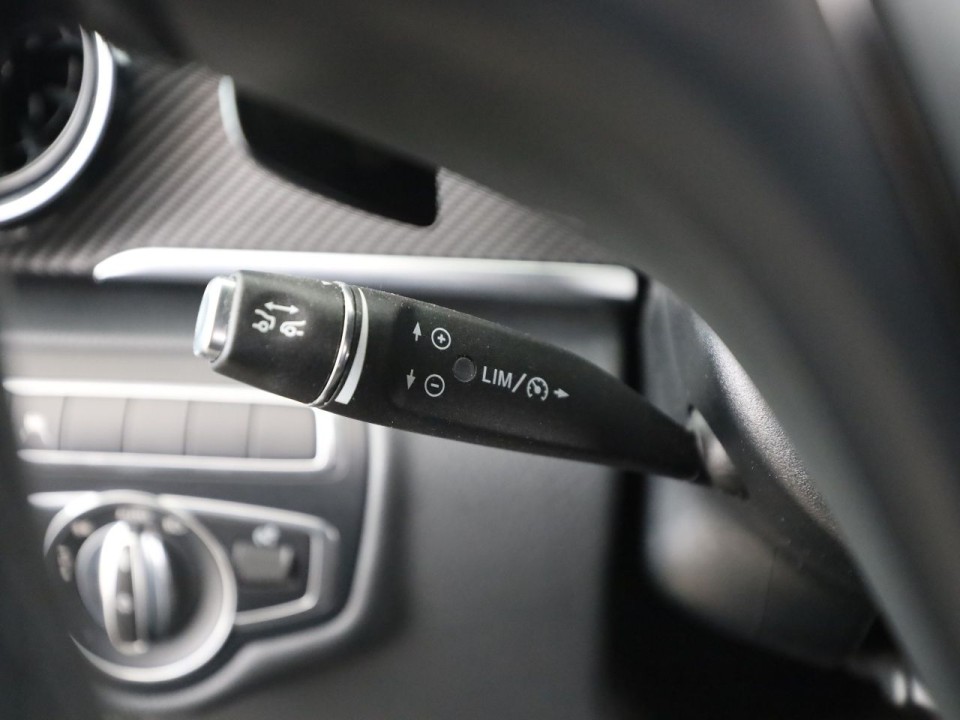 Mercedes-Benz V 300d 4MATIC AMG - foto 15