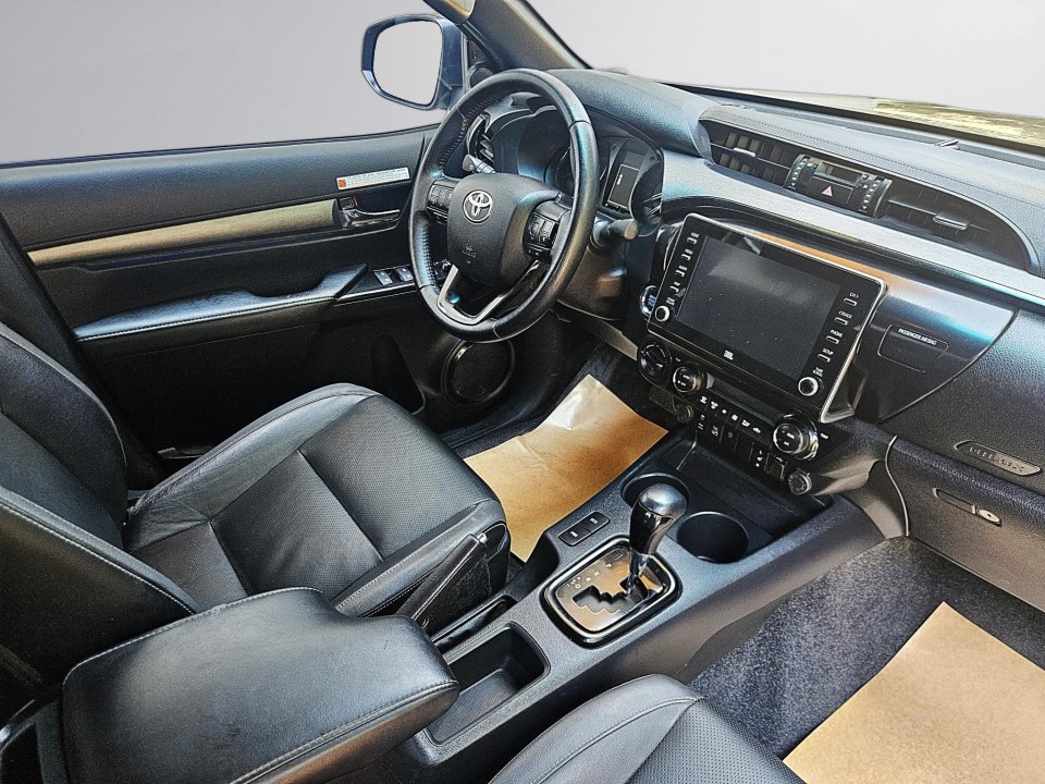 Toyota Hilux 2.8D Invincible - foto 8