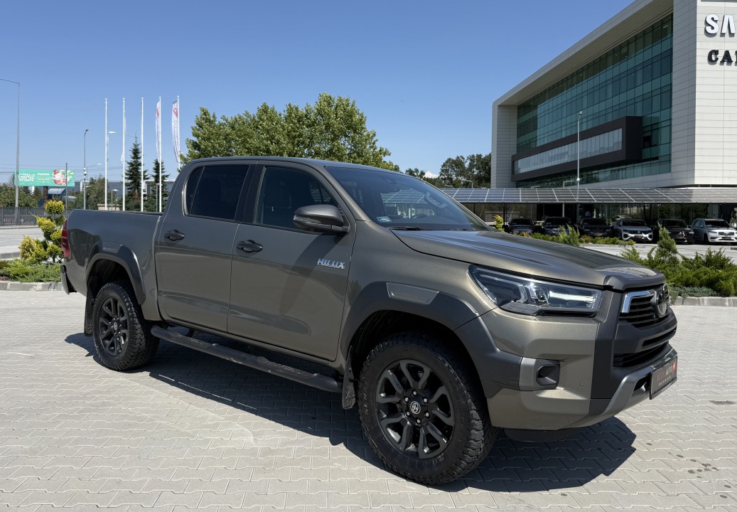 Toyota Hilux 2.8D Invincible