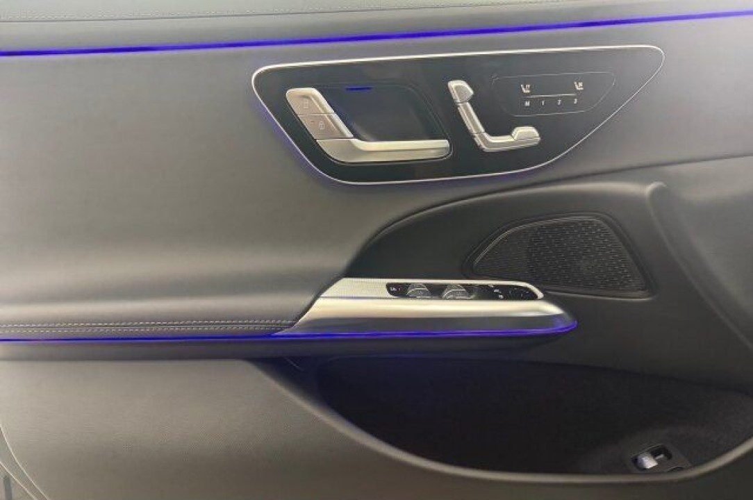 Mercedes-Benz E AMG 53 4MATIC+ - foto 14