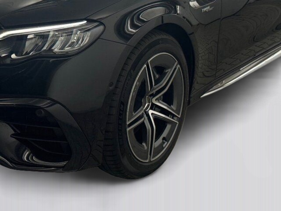 Mercedes-Benz E AMG 53 4MATIC+ - foto 22