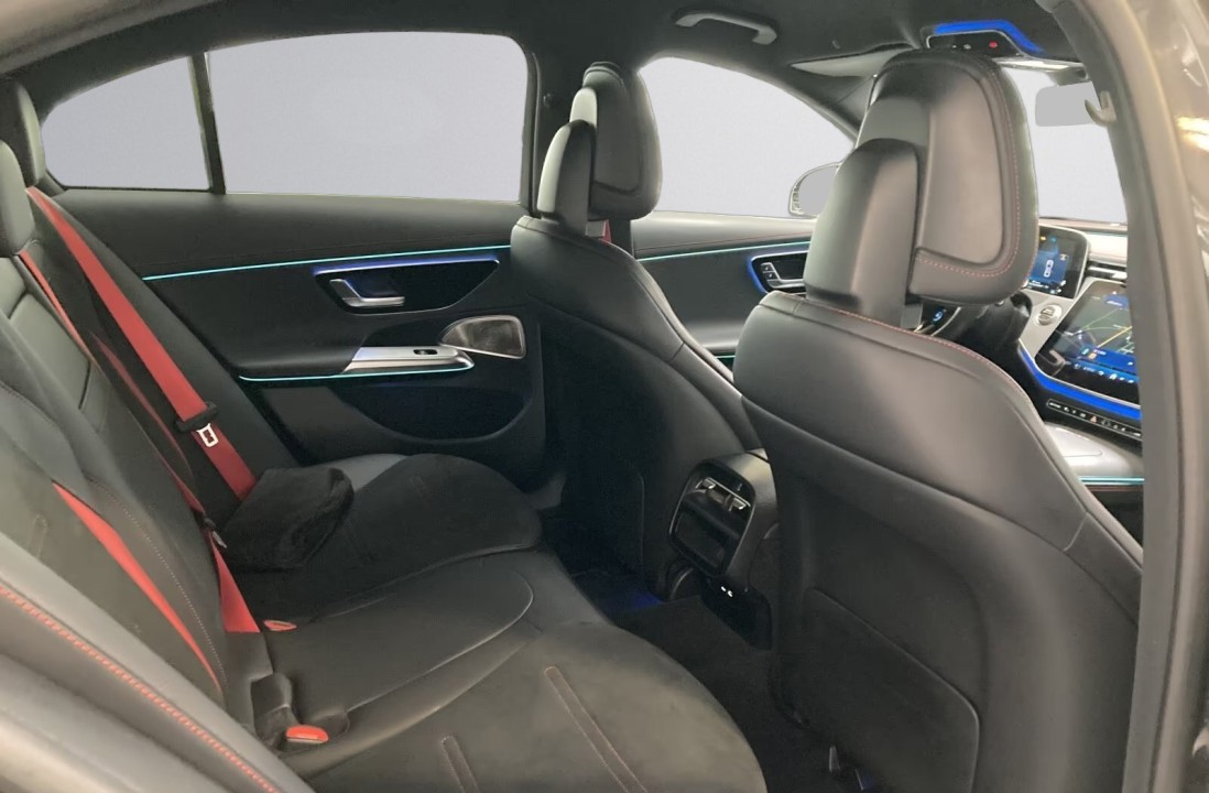Mercedes-Benz E AMG 53 4MATIC+ - foto 16
