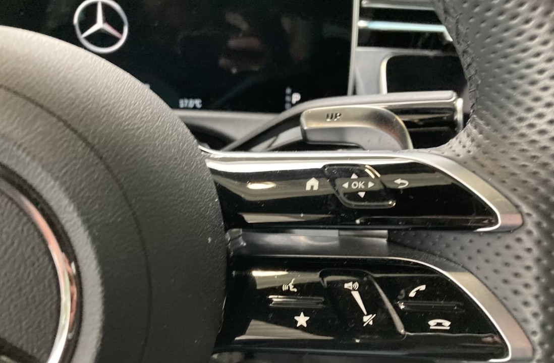 Mercedes-Benz E AMG 53 4MATIC+ - foto 11