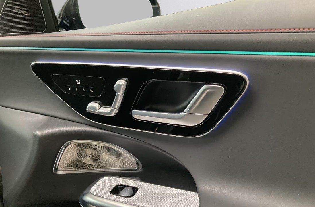 Mercedes-Benz E AMG 53 4MATIC+ - foto 18