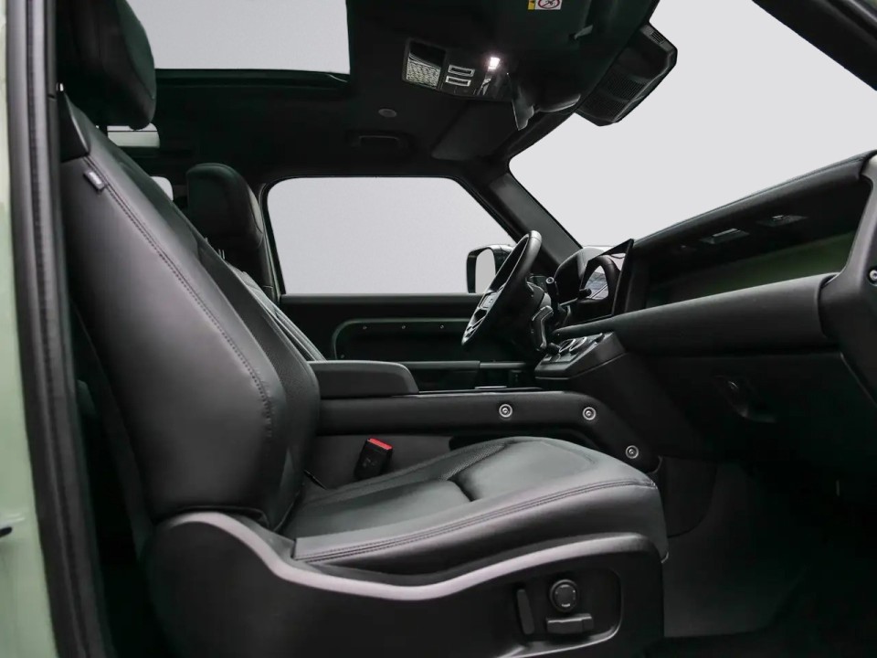 Land Rover Defender D300 75th Limited Edition - foto 8