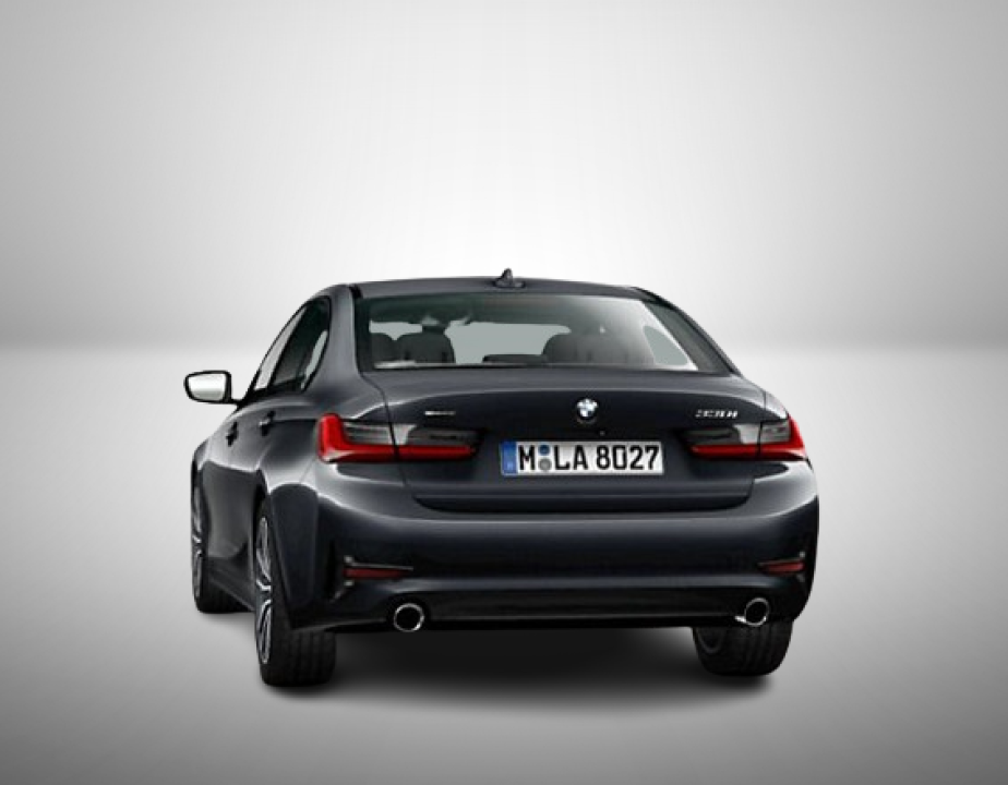 BMW Seria 3 330i xDrive (5)