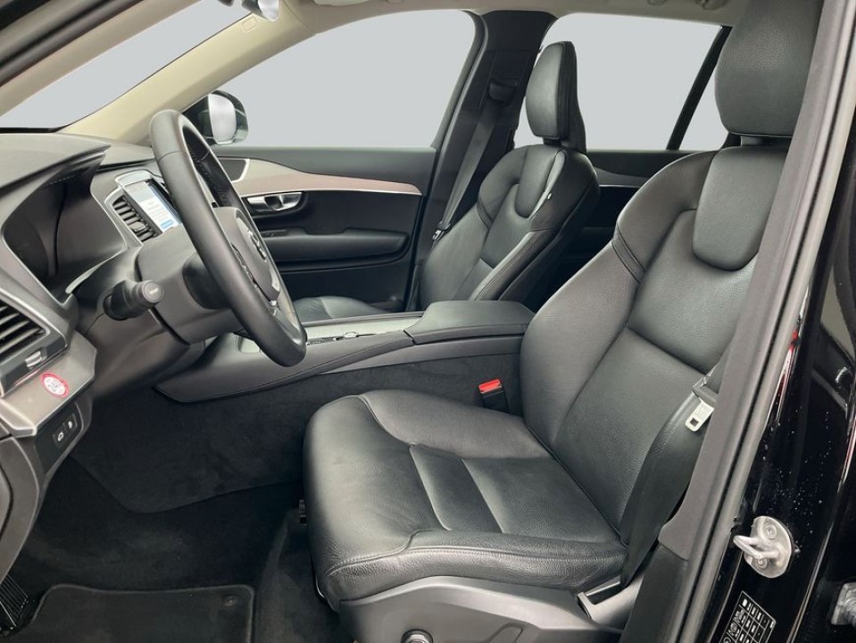 VOLVO XC90 2022 — imagine 17