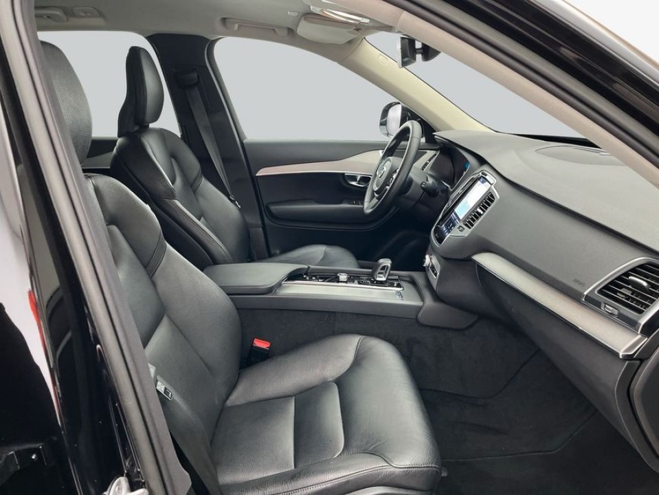 VOLVO XC90 2022 — imagine 19