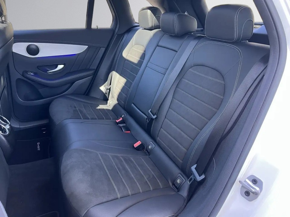 Mercedes-Benz GLC 300 4MATIC AMG - foto 23