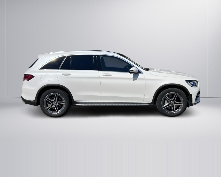 Mercedes-Benz GLC 300 4MATIC AMG (2)