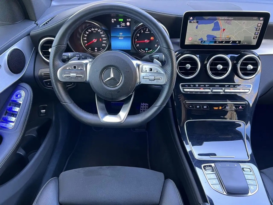Mercedes-Benz GLC 300 4MATIC AMG - foto 9
