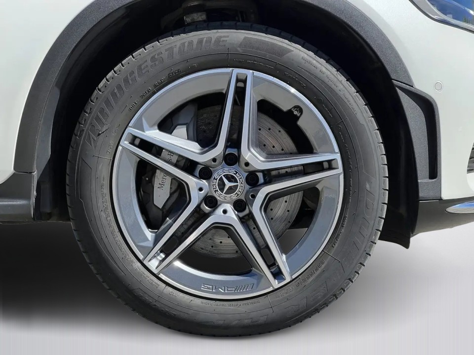 Mercedes-Benz GLC 300 4MATIC AMG - foto 29
