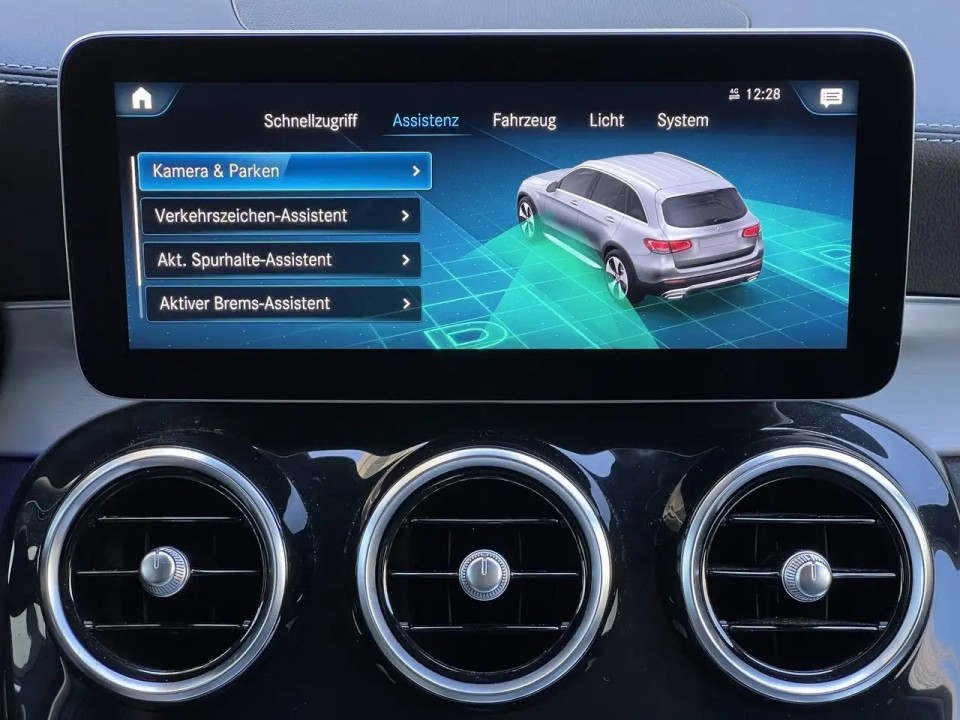 Mercedes-Benz GLC 300 4MATIC AMG - foto 16