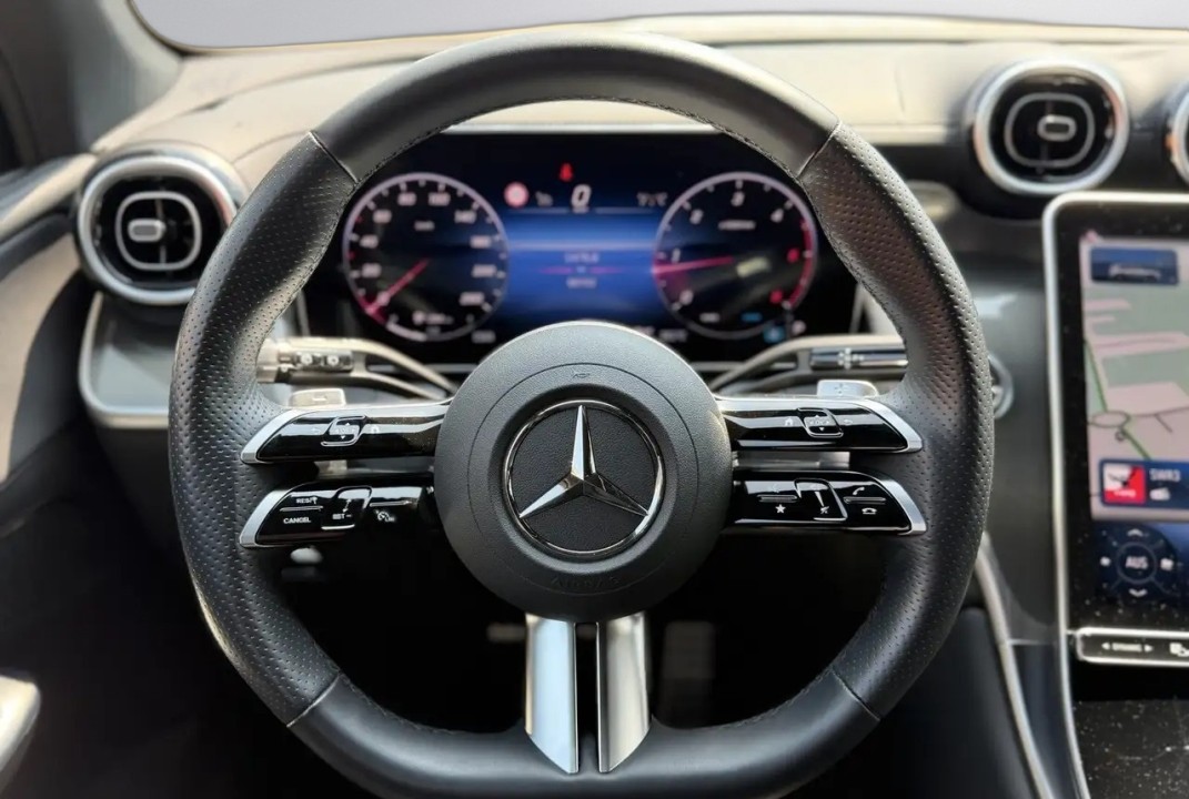 Mercedes-Benz GLC 220d 4MATIC AMG (5)