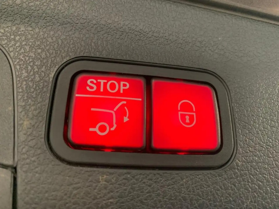 Mercedes-Benz GLE 300 AMG - foto 16