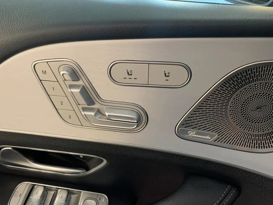 Mercedes-Benz GLE 300 AMG - foto 14