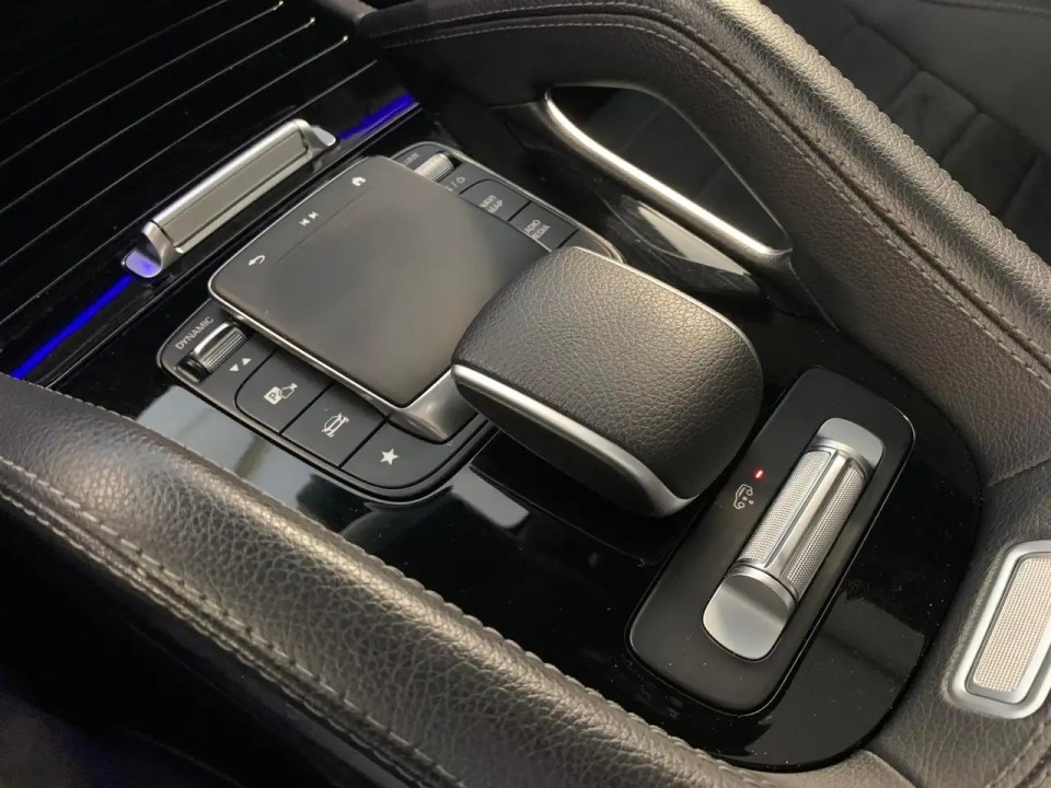 Mercedes-Benz GLE 300 AMG - foto 8