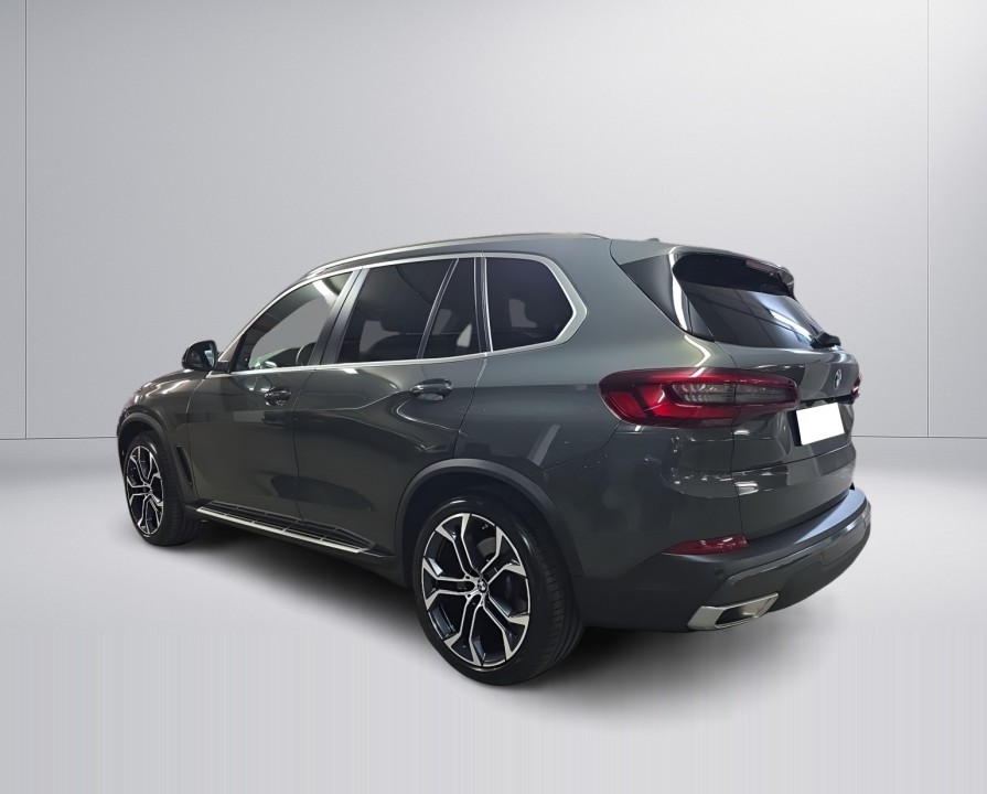 BMW X5 2022 — imagine 3