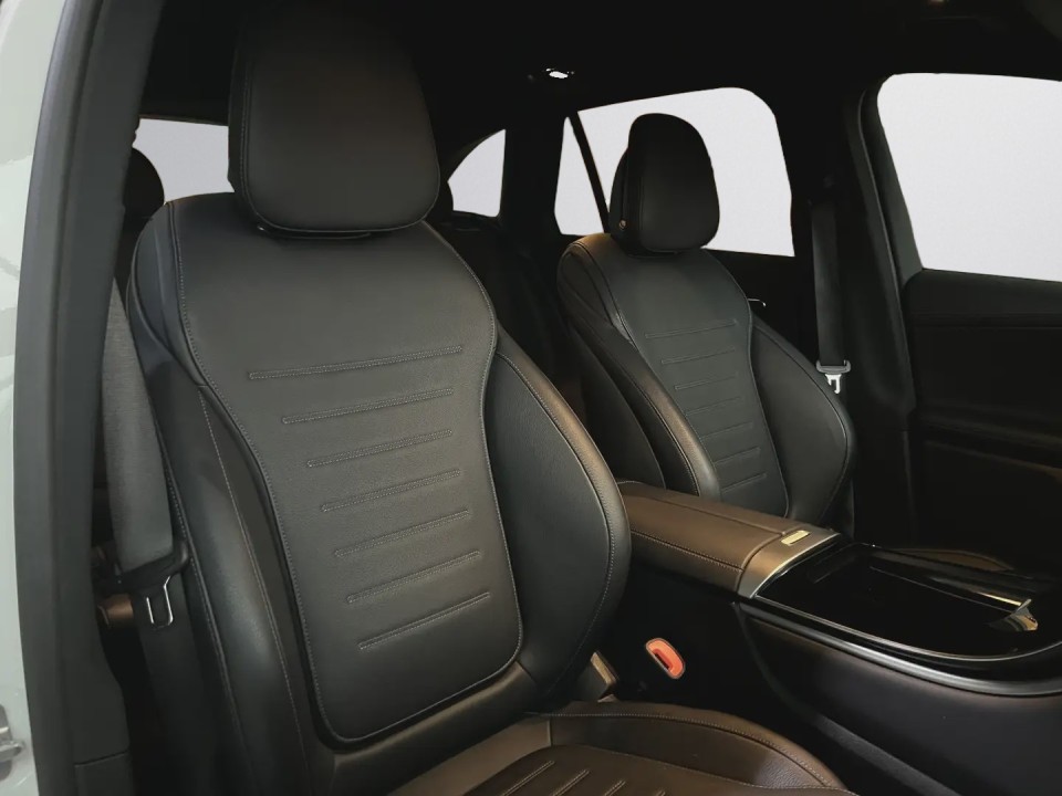 Mercedes-Benz GLC 220 AMG - foto 12