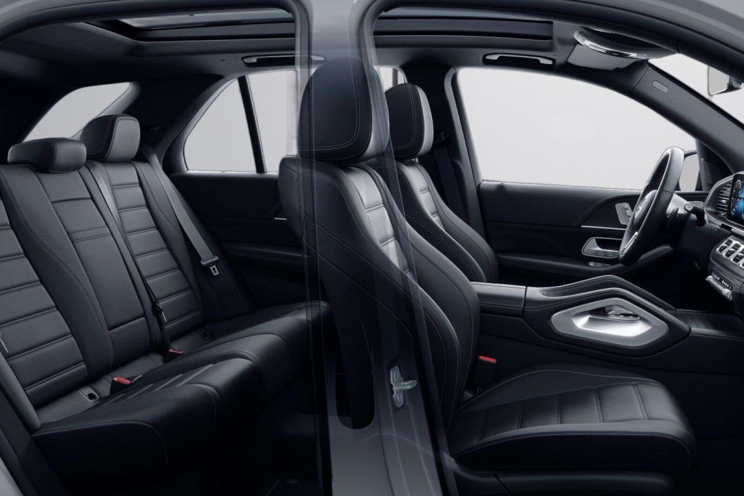 Mercedes-Benz GLE 300d 4MATIC AMG - foto 8