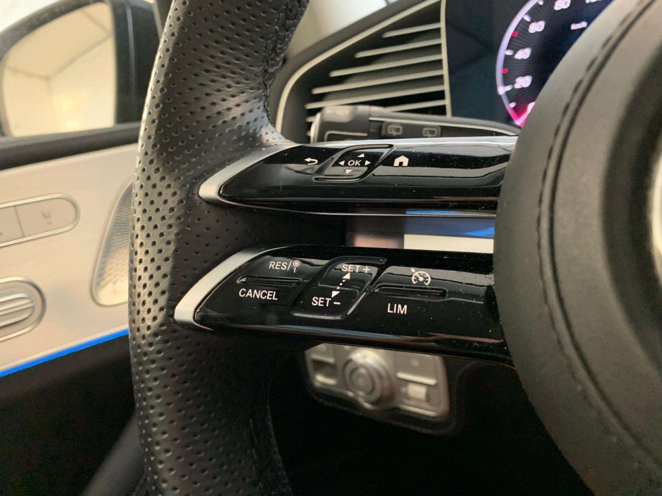 Mercedes-Benz GLE 300d AMG - foto 8