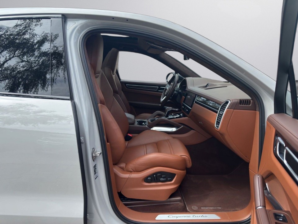 Porsche Cayenne Coupe Turbo - foto 12