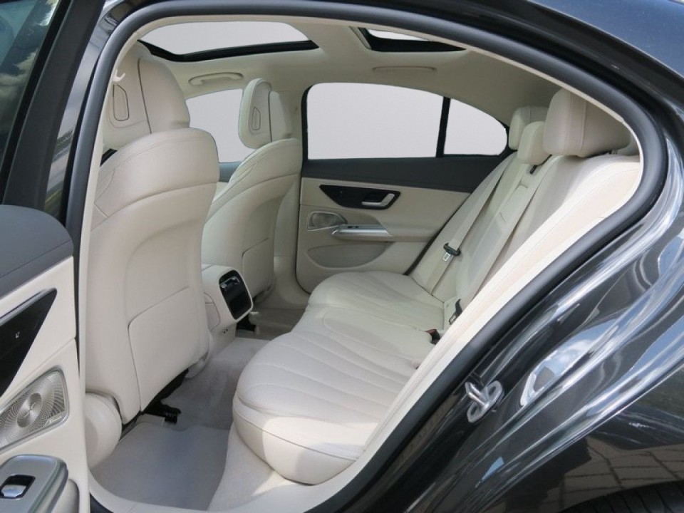 Mercedes-Benz E 220d 4MATIC Avantgarde - foto 17