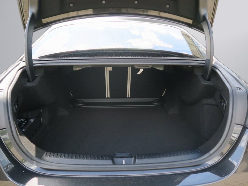 Mercedes-Benz E 220d 4MATIC Avantgarde - foto 19