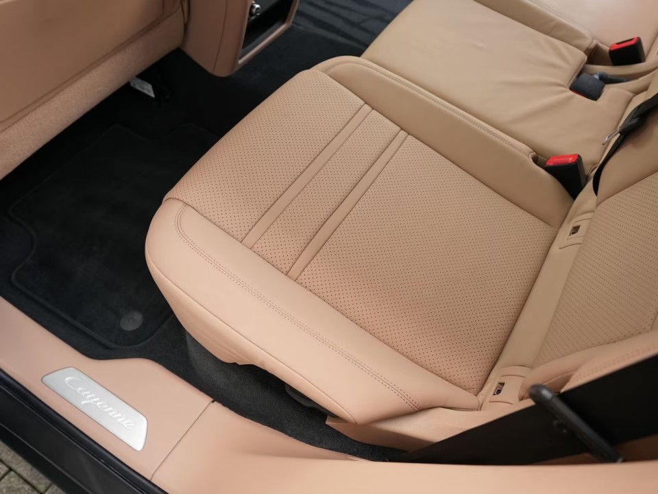 Porsche Cayenne Coupe E-Hybrid - foto 35