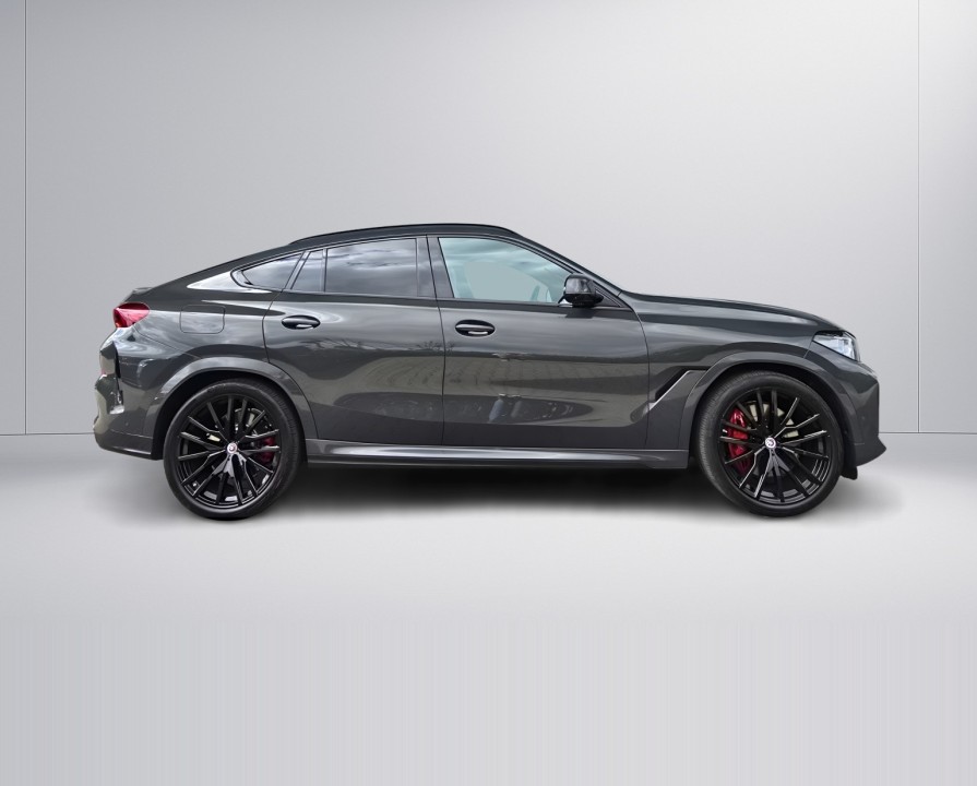 BMW X6 xDrive40d M-Sport (2)