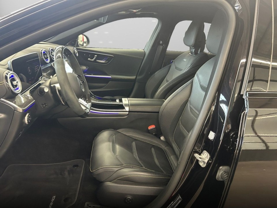 Mercedes-Benz C 63 AMG 4MATIC - foto 12