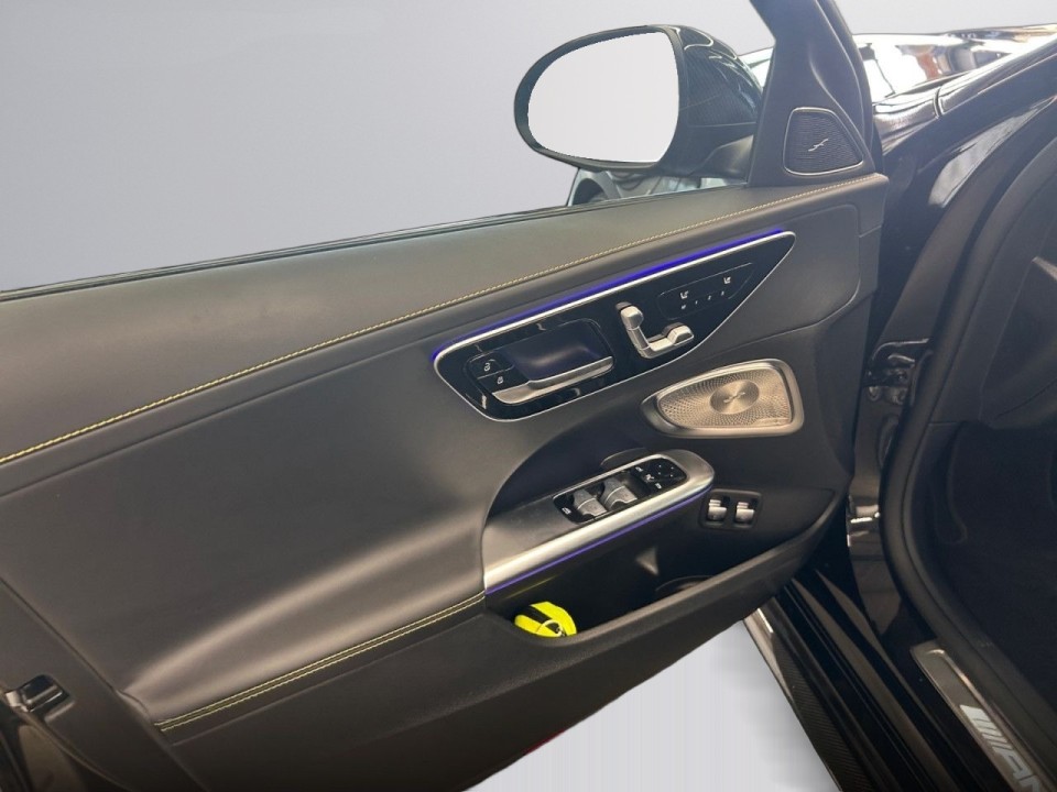 Mercedes-Benz C 63 AMG 4MATIC - foto 18