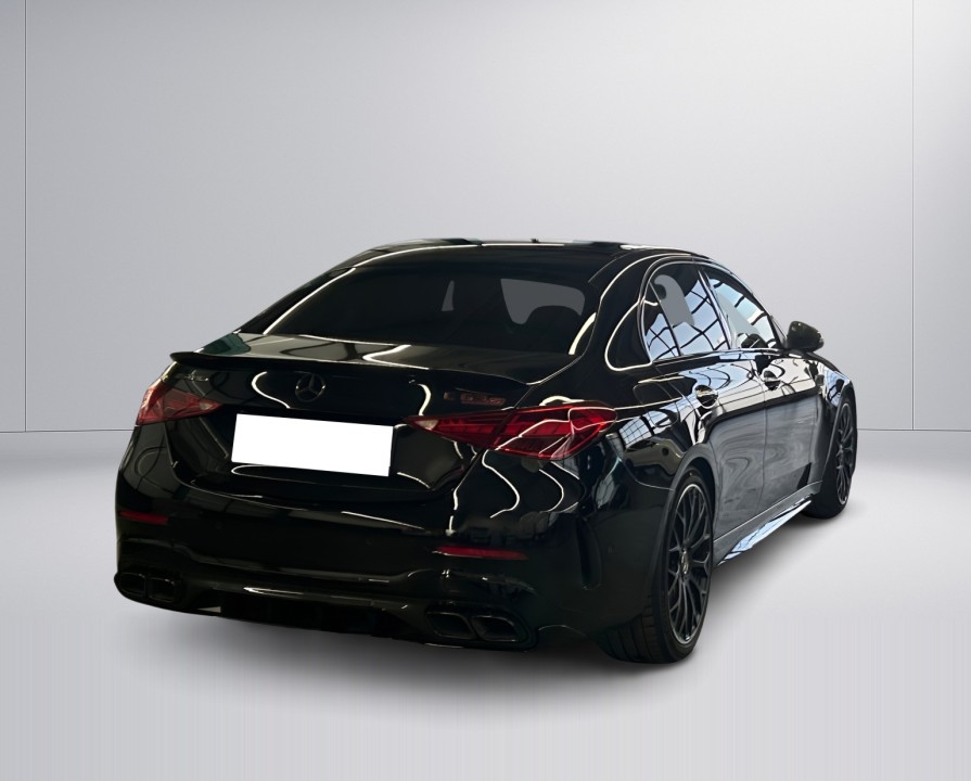 Mercedes-Benz C 63 AMG 4MATIC (2)
